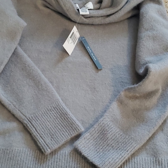 NWT  Magaschoni Shoulder Crop Pullover Sweater soft with hood - Picture 8 of 8